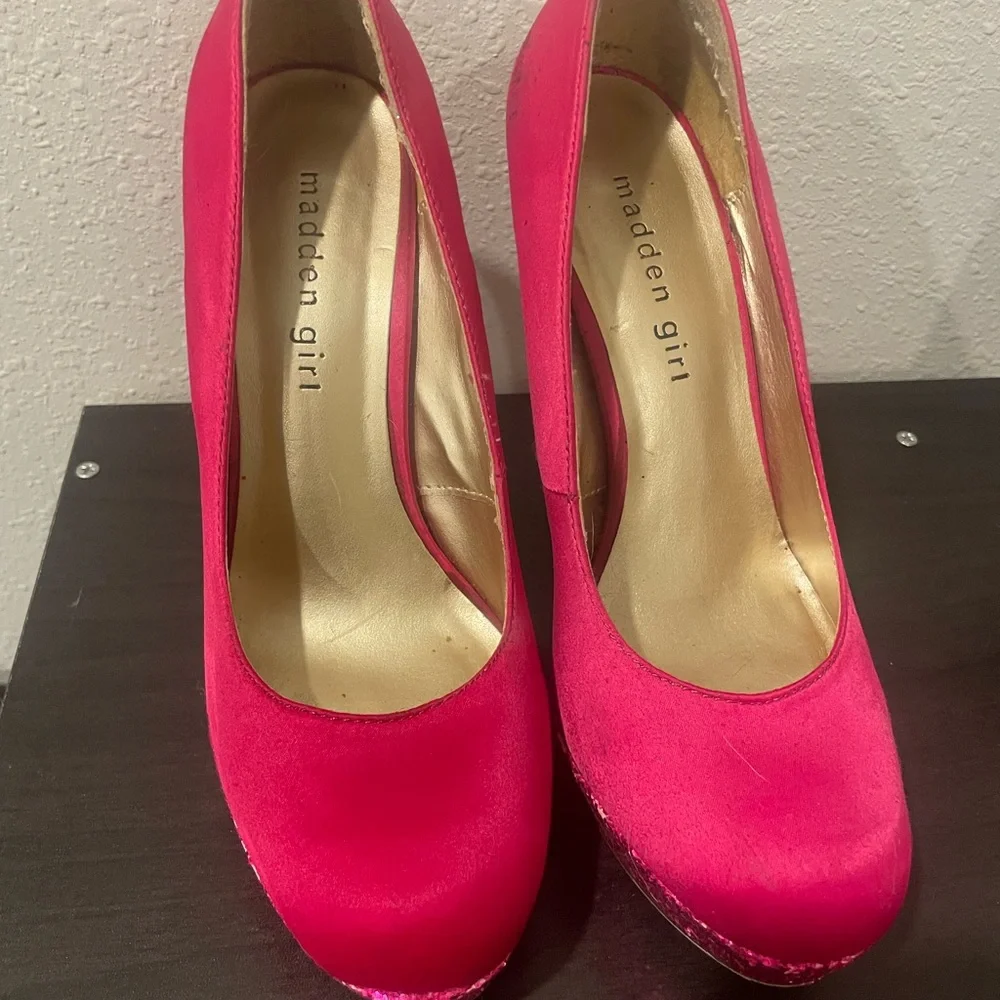 Madden Girl Fuchsia Heels - Picture 1 of 3